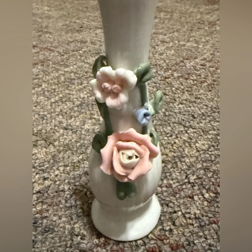 Sculpted Porcelain 3D Floral Basket & Bud Vase Vintage  Set